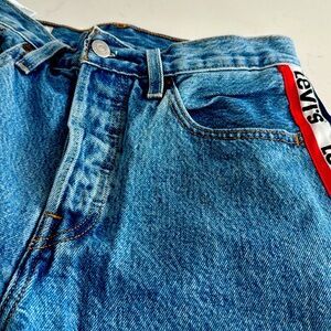 Women’s Levi’s Premium 501 bought in Paris, France size W26 L28